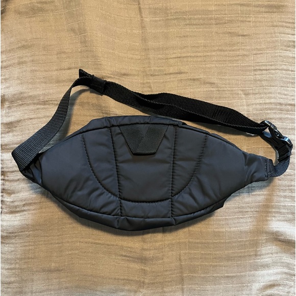 Adidas fanny pack / waist bag. Like new. Black. - Picture 2 of 3